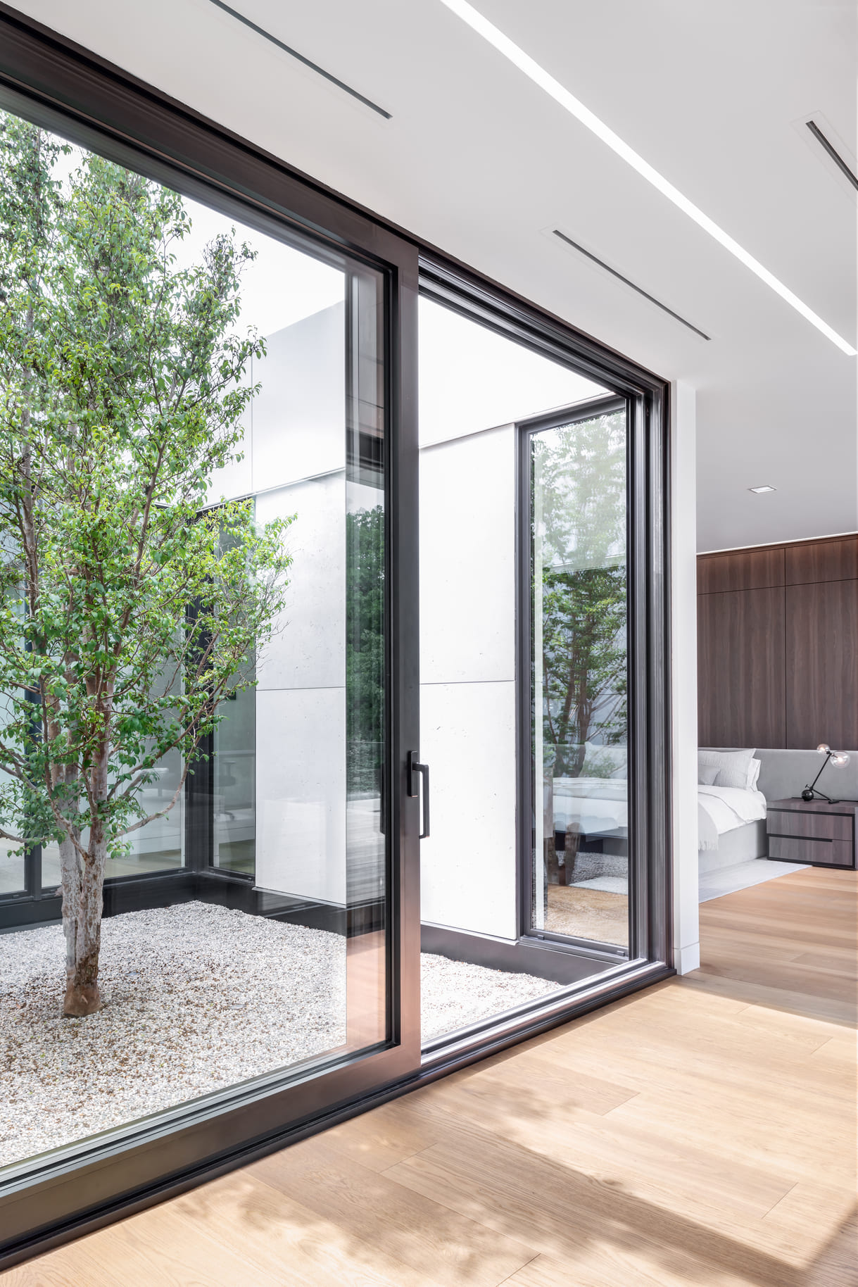 DB Custom Homes is the future of modern luxury, building stunning custom homes across Ontario.
