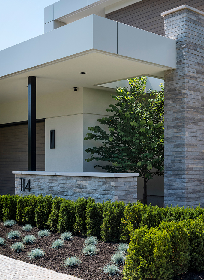 We build stunning luxury custom homes.